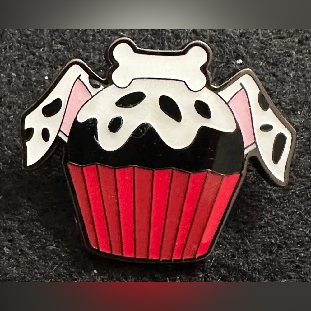 Disney 101 Dalmatians Cupcake Pin